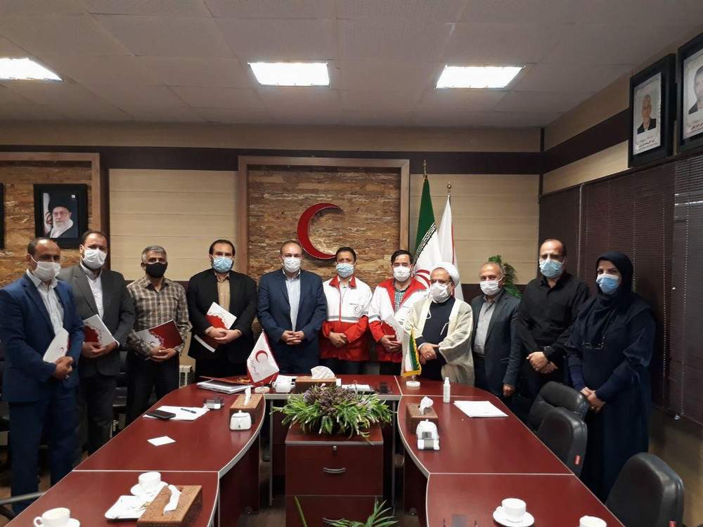 گزارش تصویری/اعطای اعتبارنامه های اعضای هیأت مدیره و بازرسی جمعیت هلال احمر گلستان در جلسه هیأت مدیره استان